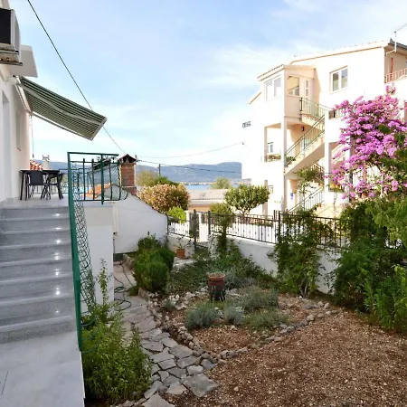 Klaric-1 By Interhome *