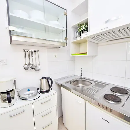 Klaric-1 By Interhome