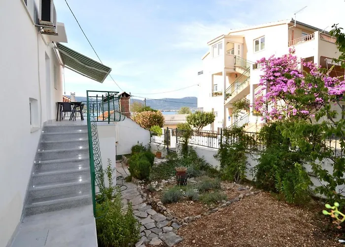 Klaric-1 By Interhome *