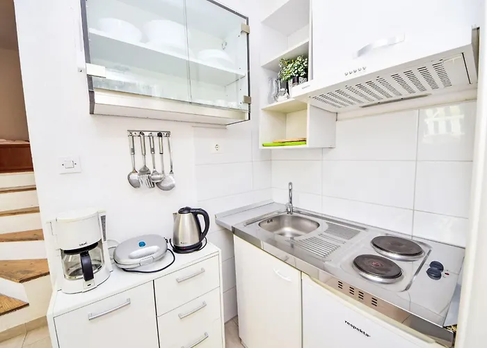 Klaric-1 By Interhome