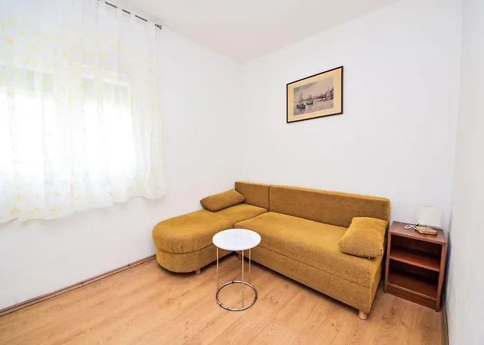 Klaric-1 By Interhome *